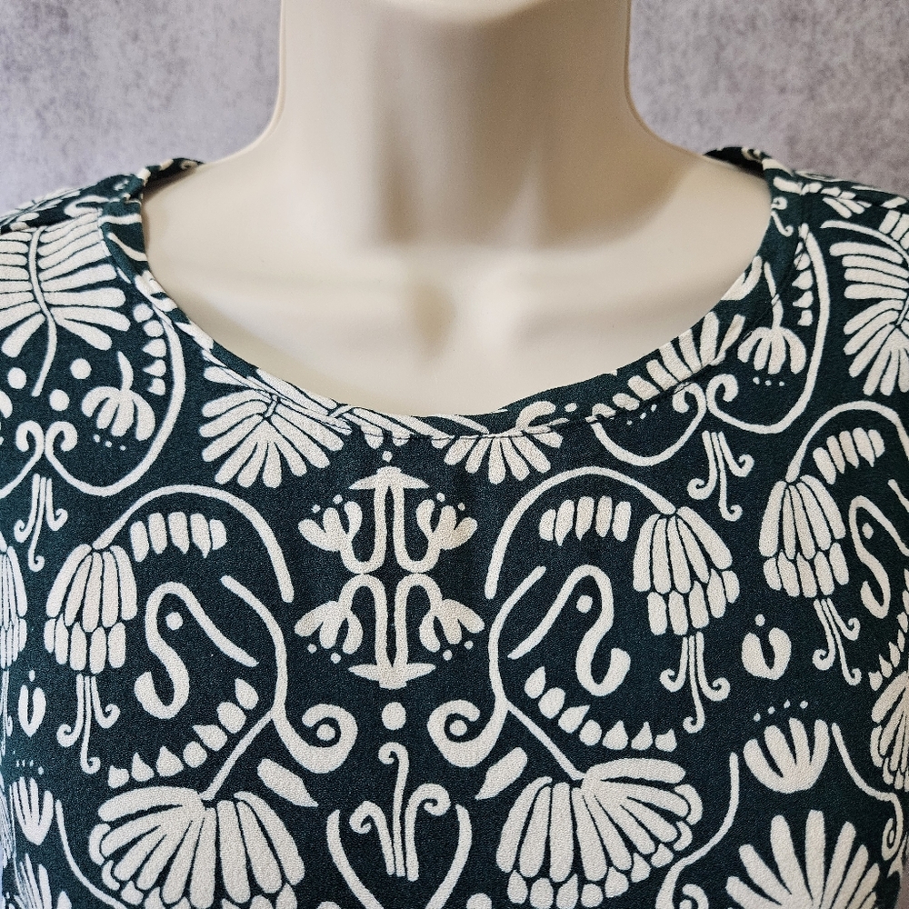 H&M Sleeveless Keyhole Blouse - Picture 3 of 10